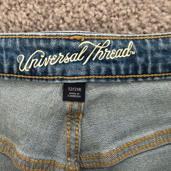 Universal Thread Distressed High Rise Denim Shorts - Picture 4 of 6